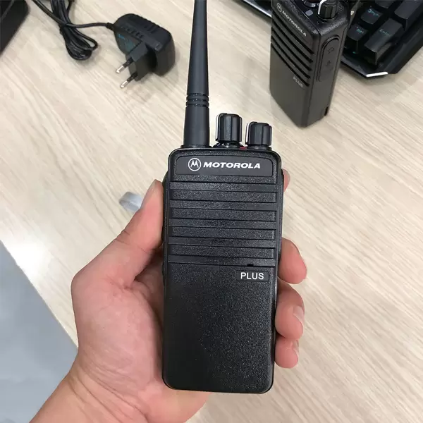 motorola-cp-1100plus-4